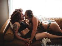 Onlyfans Leaked Photos - Lesbianlounge - Amateur Photos
