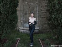 Lesbian - 2018-05-20 Mansion Flashing - Emily Bloom - Emily Mansion Photos 2018-05-20 Flashing Bloom Petite