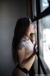 Lesbian - 2018-09-16 Shootout - Emily Bloom - Emily Photos Shootout Bloom 2018-09-16 Petite