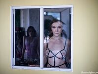 Lesbian - 2018-09-16 Shootout - Emily Bloom - Emily Photos Shootout Bloom 2018-09-16 Petite