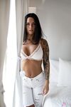 Lesbian - 2019-04-23 White Sheets - Kayla Lauren - Photos White 2019-04-23 Lauren Sheets Kayla Petite