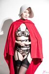 Lesbian - 2019-10-29 Handmaids Tale - Emily Bloom - Handmaids Tale Emily Photos 2019-10-29 Bloom Petite