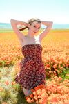 Lesbian - 2020-04-28 Poppies - Emily Bloom - Poppies Emily Photos Bloom 2020-04-28 Petite