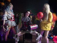 Lesbian - 2020-10-27 It - Emily Bloom & Ashleyy & Cali - Emily 2020-10-27 Photos It Ashleyy Cali Bloom & Petite