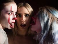 Lesbian - 2020-10-27 It - Emily Bloom & Ashleyy & Cali - Emily 2020-10-27 Photos It Ashleyy Cali Bloom & Petite