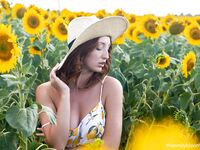 Lesbian - 2021-01-19 Sunflower - Red Fox - 2021-01-19 Photos Sunflower Red Fox Petite