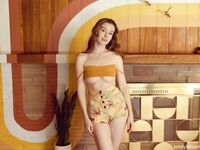 Lesbian - 2023-04-26 Groovy - Emily Bloom - Groovy Emily Photos Bloom 2023-04-26 Petite