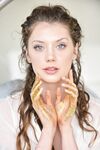 Erotic - X-Art.Com_2017-08-03_Elena-Koshka_Pure-Gold - Photos Posing