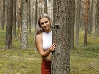 Posing - Zishy 65001630 Three Girls One Forest - Photos One Girls 65001630 Three Forest Softcore