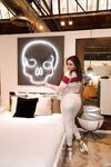Posing - Zishy 65001716 Tyla Jessop Celebrity Furniture - Furniture Photos Celebrity Tyla Jessop 65001716 Softcore