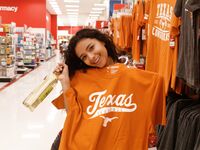 Posing - Zishy 65001721 Renee Macias Vs Super Target - Photos Renee 65001721 Vs Target Super Macias Softcore