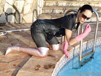 Aхlatex Gloves - Glovemansion By_The_Pool - By_The_Pool Photos Breathplay