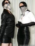 Aхlatex Gloves - Glovemansion Gloved_Girls_With_Guns - Photos Gloved_Girls_With_Guns Breathplay