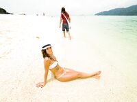 Bentbox Model - Sandeee - On Bikini Beach Public Micro
