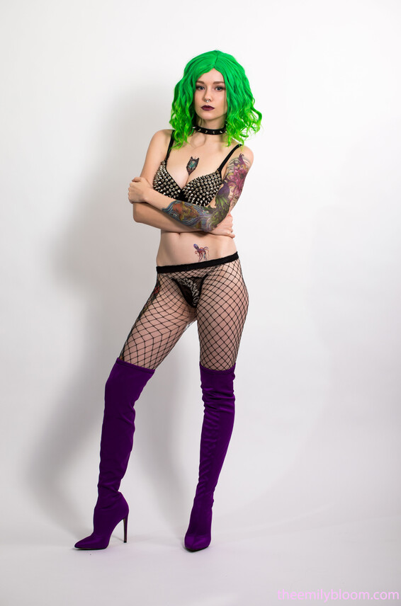 Emily Photos Punk 2018-04-17 Bloom