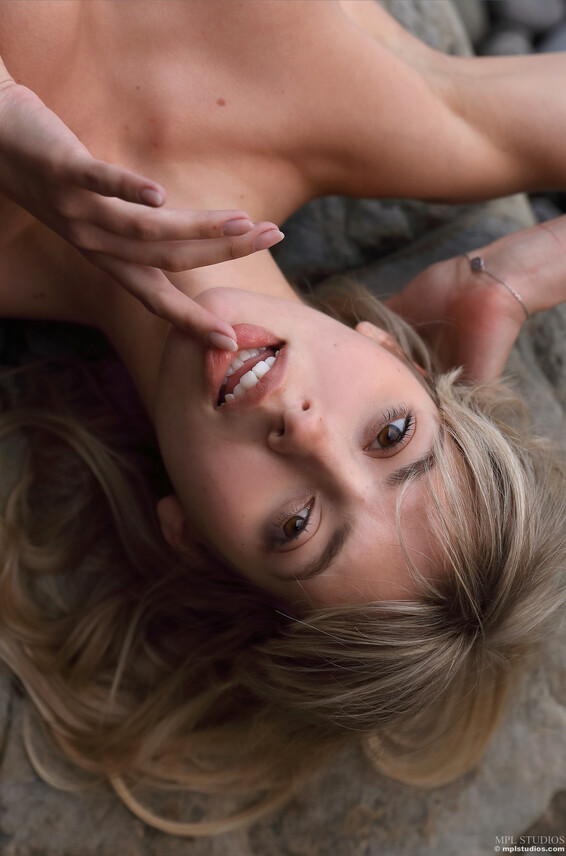 Photos Beach Avery Nudes Mplstudios 2025-02-20