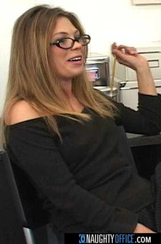  19 Photos 2005 Angel May Office Naughty Felon 17 [No]