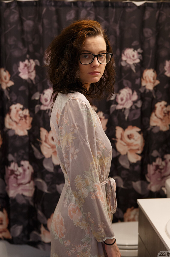 65001862 Late Photos Stella Barry Night Zishy Another
