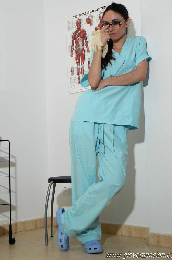 Glovemansion Photos Doctor_Asun