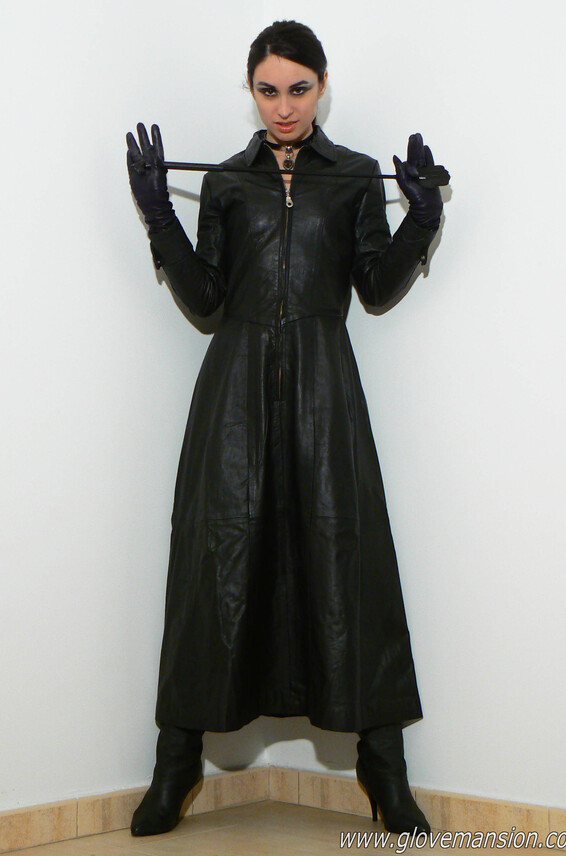 Glovemansion Mistress_Asun Photos