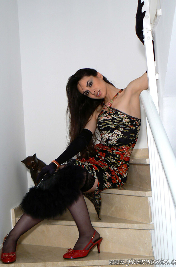 Glovemansion Sexy_Asun_In_Satin Photos